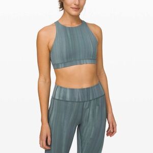 Lululemon Energy Bra *High Neck Linear Spray Dye White Deep Ocean